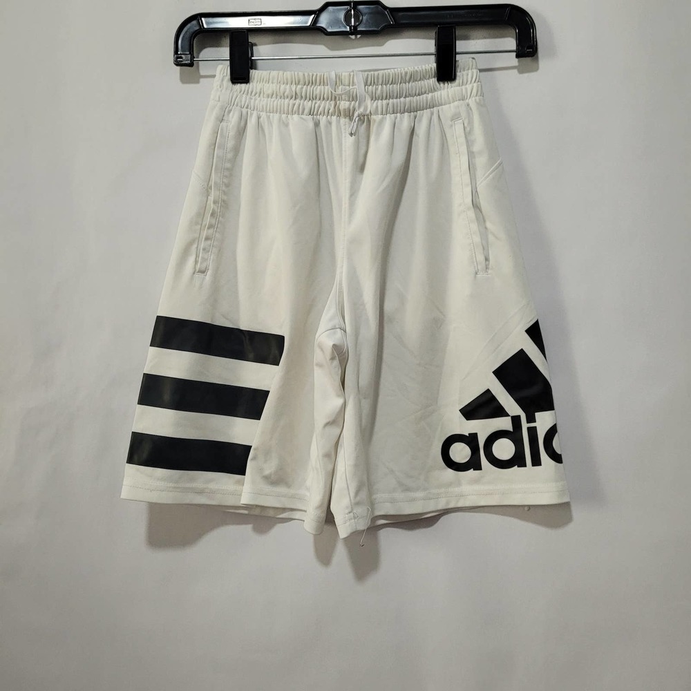 Boys Adidas shorts size Small (8)